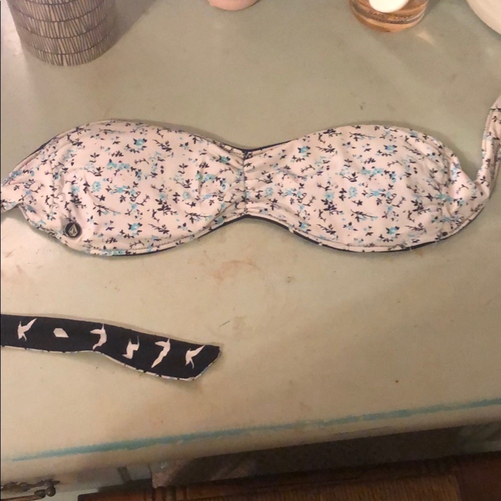 Reversible volcom swim top